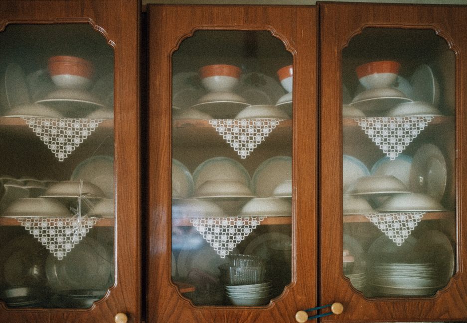 Vitrina s porcelanom